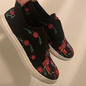 Embroidered sneaker